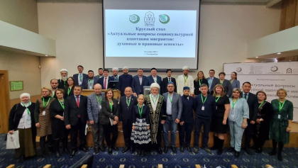 С МИГРАНТАМИ НАДО РАБОТАТЬ
